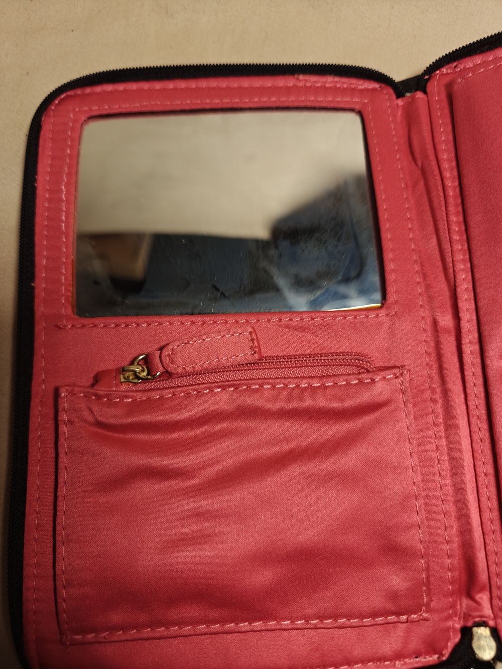 Y-Shaped Black Patent Leather Zip Pouch - Picture 5 of 6